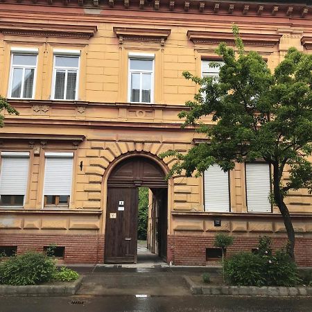 Classic Apartman Szeged Exterior foto